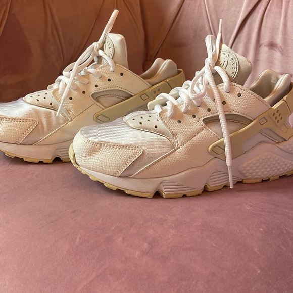 Woman’s White Nike Air White Platnum - Picture 4 of 17